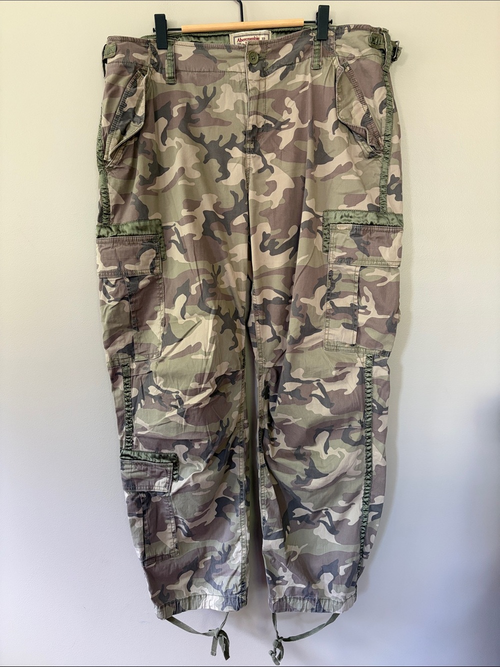Vintage Abercrombie & Fitch Y2K Utility Paratrooper Cargo Camo Pants Size 16R